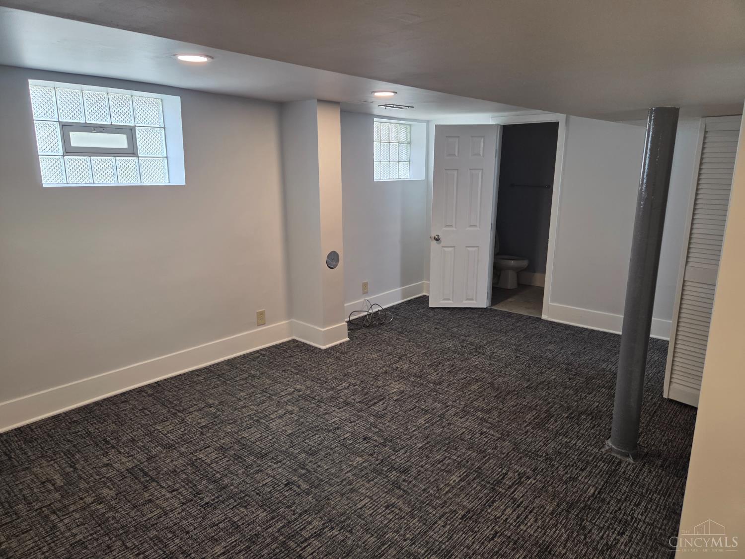 4202 Harding Avenue Cincinnati, OH 45211 - Photo 10 of 12