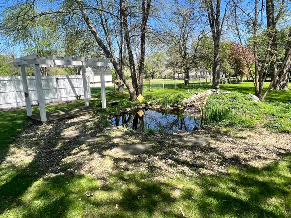 $215,000 | 824 South Union Street, Tecumseh, MI 49286