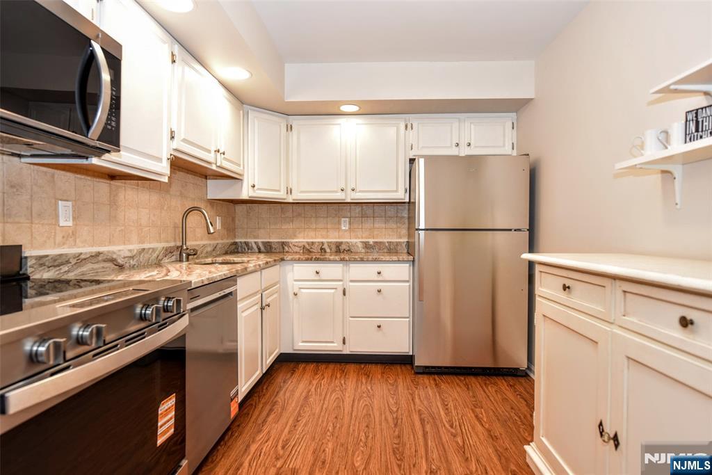 10 South Irving Street, Unit 9B Ridgewood, NJ 07450 - Photo 15 of 39 Gallery Image 15
