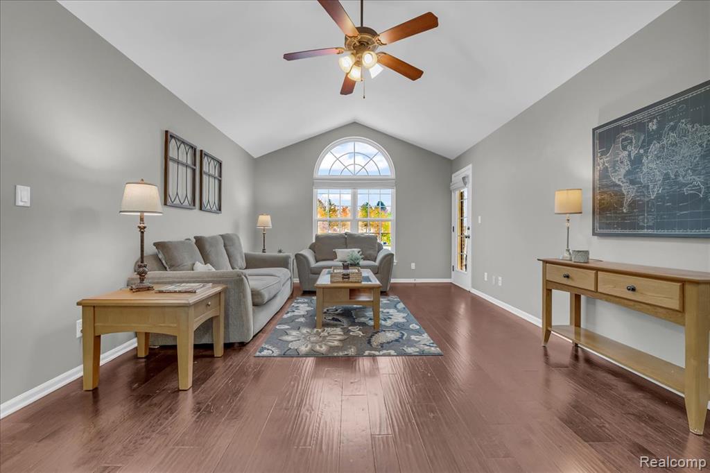 3695 Oakmonte Boulevard Rochester, MI 48306 - Photo 5 of 15