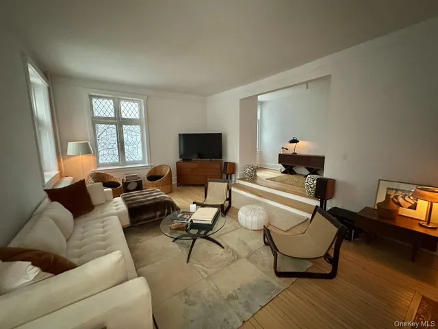 $4,500 | 61 Crows Nest Road, Unit 5, Tuxedo Park, NY 10987