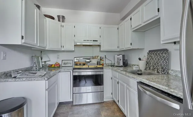 $4,500 | 61 Crows Nest Road, Unit 5, Tuxedo Park, NY 10987