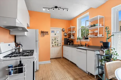 $249,000 | 2538 North Kedzie Boulevard, Unit 206, Chicago, IL 60647