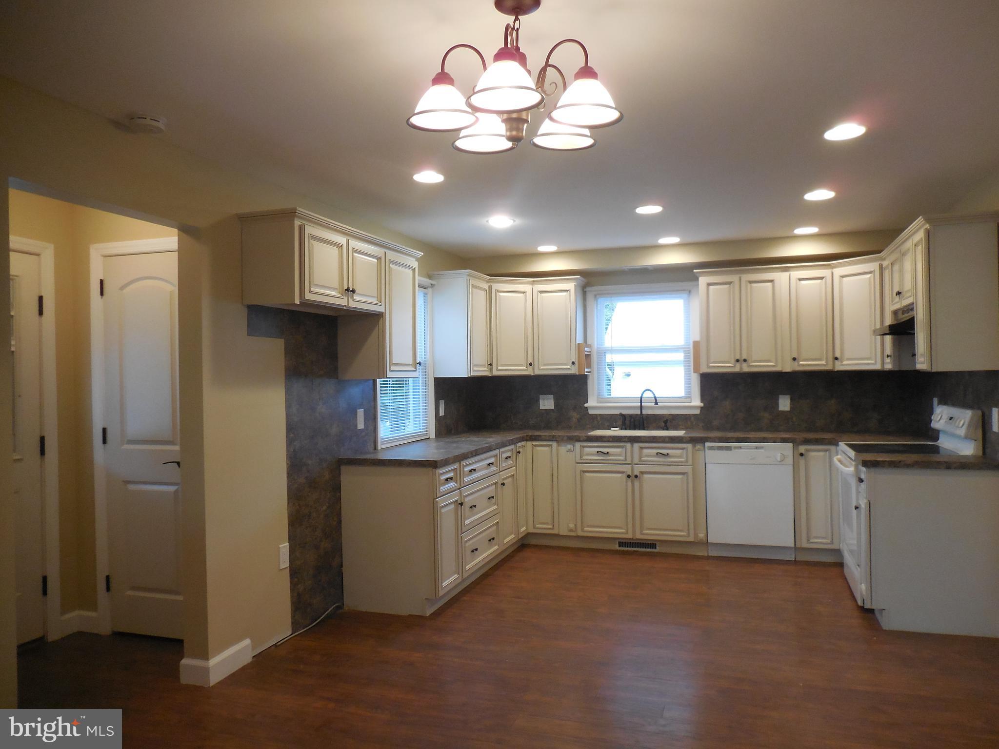 18 Radcliff Road Womelsdorf, PA 19567 - Photo 7 of 25 beautiful kitchen