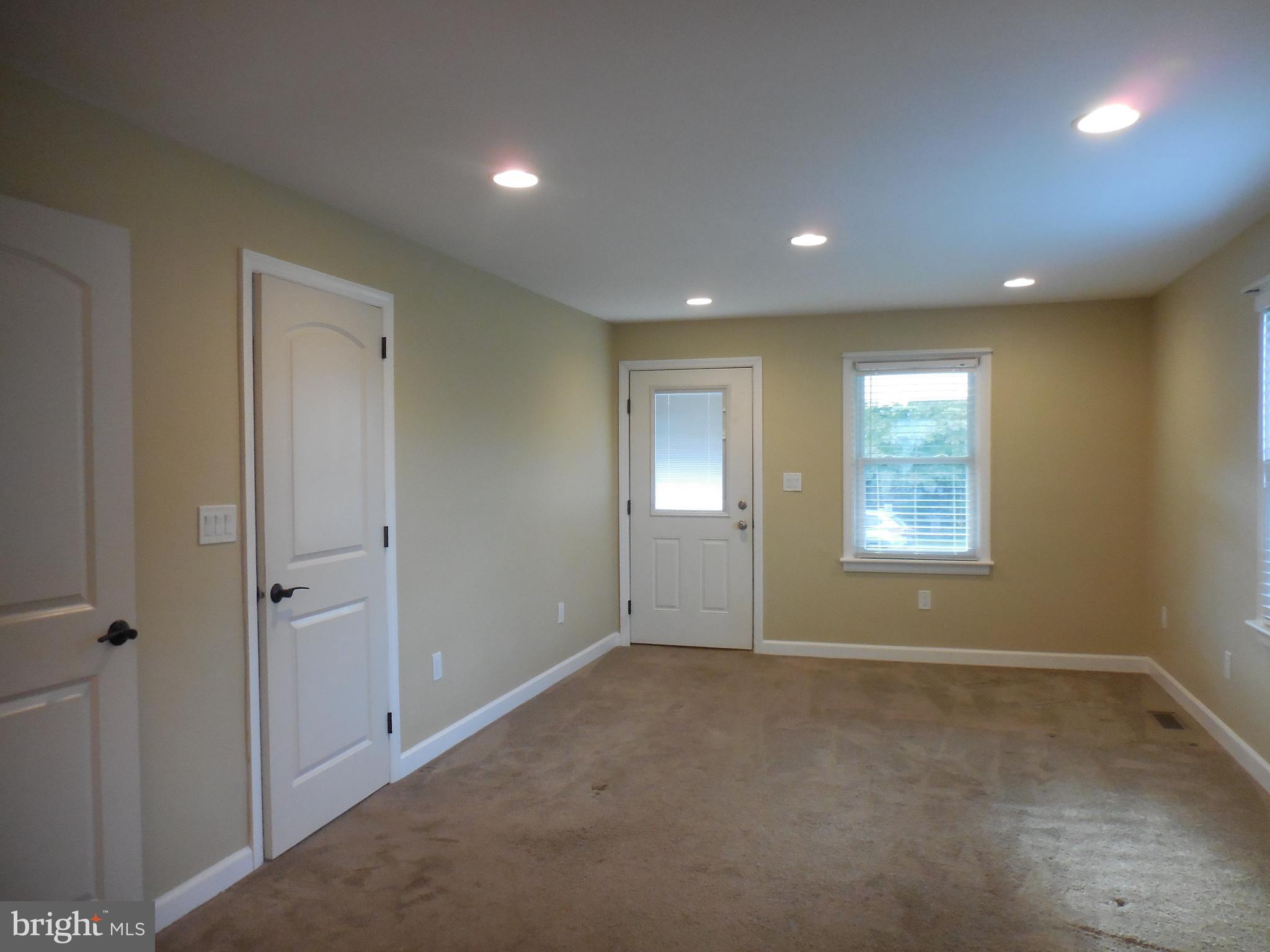 18 Radcliff Road Womelsdorf, PA 19567 - Photo 8 of 25 living room