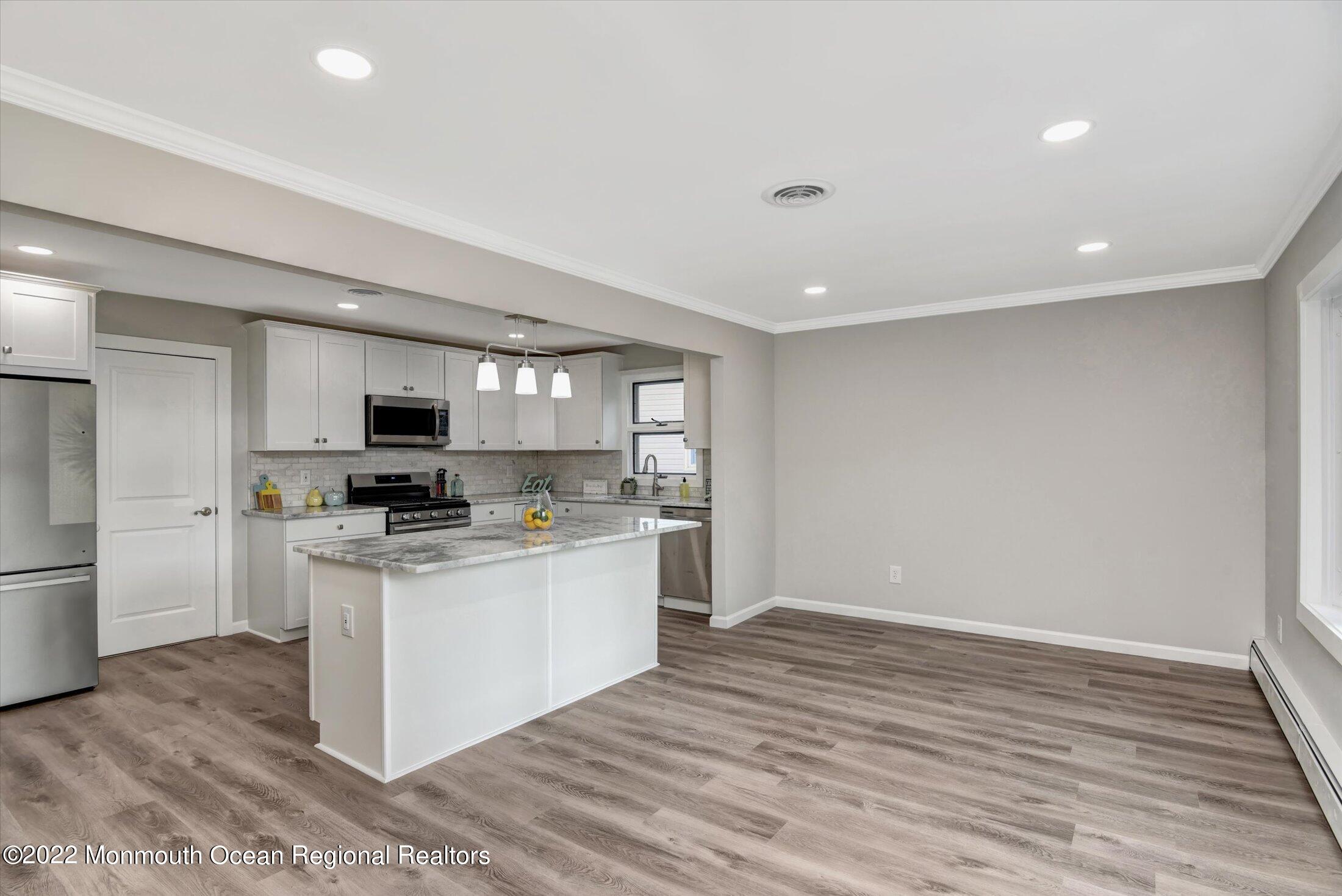 143 Castleton Drive Toms River, NJ 08757 - Photo 12 of 28 12-Kitchen