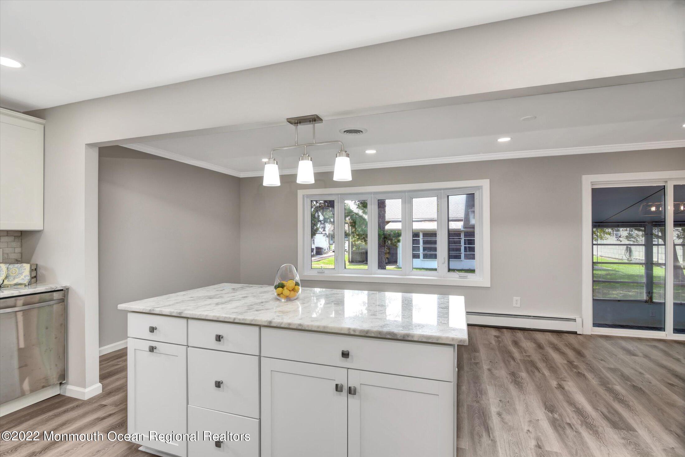 143 Castleton Drive Toms River, NJ 08757 - Photo 7 of 28 09-Kitchen