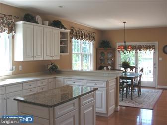 207 Warren Court Exton, PA 19341 - Photo 5 of 12 Kitchen