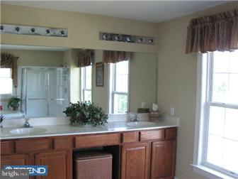 207 Warren Court Exton, PA 19341 - Photo 9 of 12 Bathroom