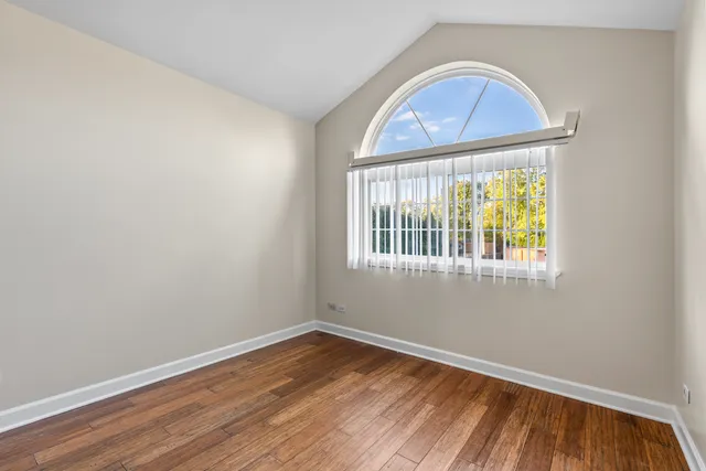 $2,200 | 120 Stonewood Place, Unit 7C, Aurora, IL 60506