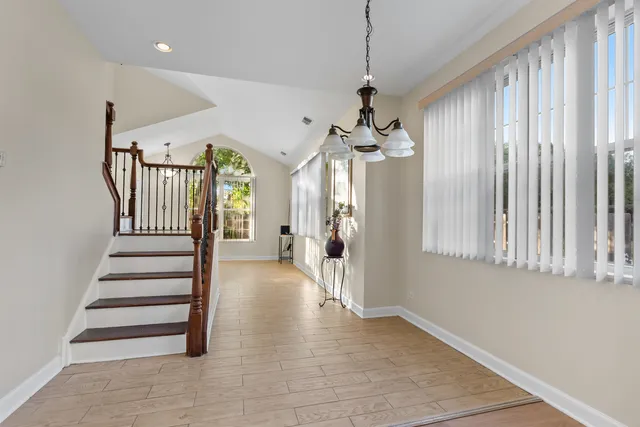 $2,200 | 120 Stonewood Place, Unit 7C, Aurora, IL 60506