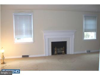995 Edgewood Drive Springfield, PA 19064 - Photo 4 of 12 Fireplace