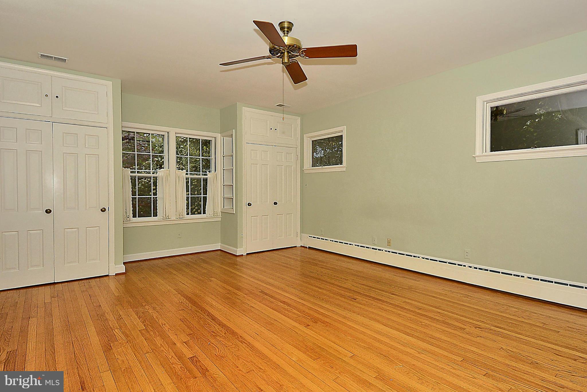 720 West Braddock Road Alexandria, VA 22302 - Photo 11 of 30 Bath (Master)