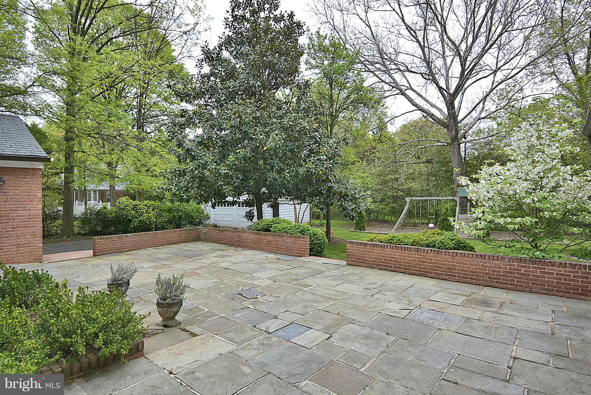 720 West Braddock Road Alexandria, VA 22302 - Photo 21 of 30 Patio