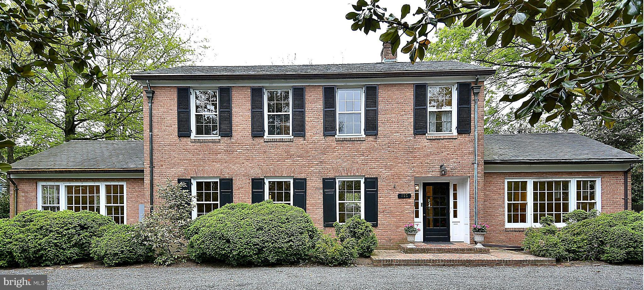 720 West Braddock Road Alexandria, VA 22302 - Photo 30 of 30 Exterior (Front)