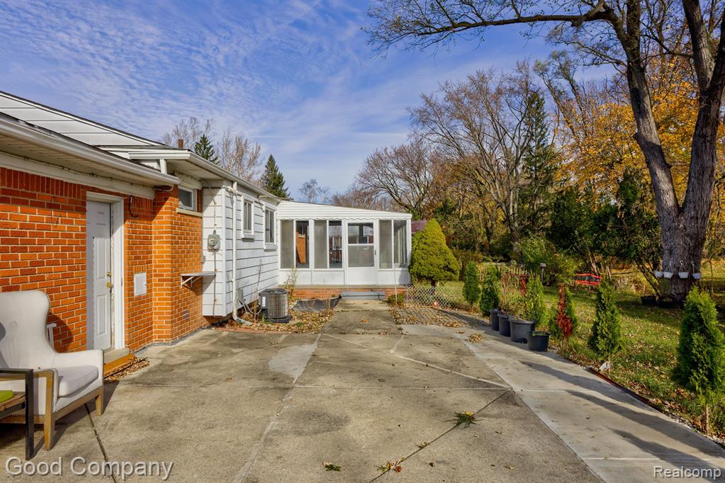 28356 Ridgebrook Road Farmington Hills, MI 48334 - Photo 43 of 44