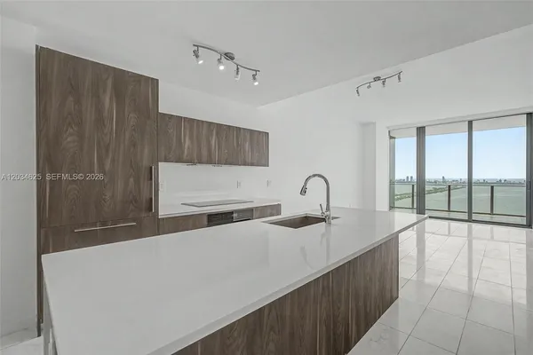 $5,500 | 480 Northeast 31st Street, Unit 3902, Miami, FL 33137