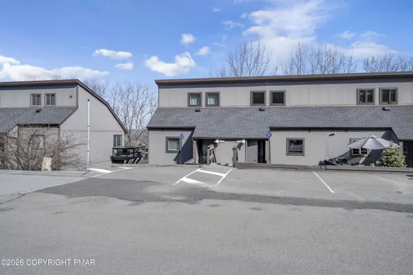 $319,000 | 243 High Pass Way, Tannersville, PA 18372