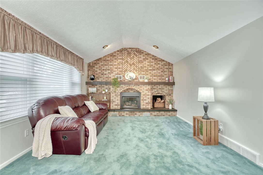 66 Merryhill Drive Rochester, NY 14625 - Photo 8 of 44