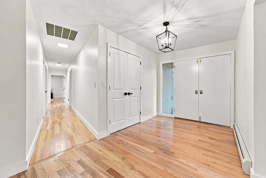 20 Longfellow Road Holyoke, MA 01040 - Photo 3 of 42 Gallery Image 3
