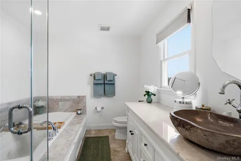 $1,599,000 | 75 Syosset Circle, Syosset, NY 11791