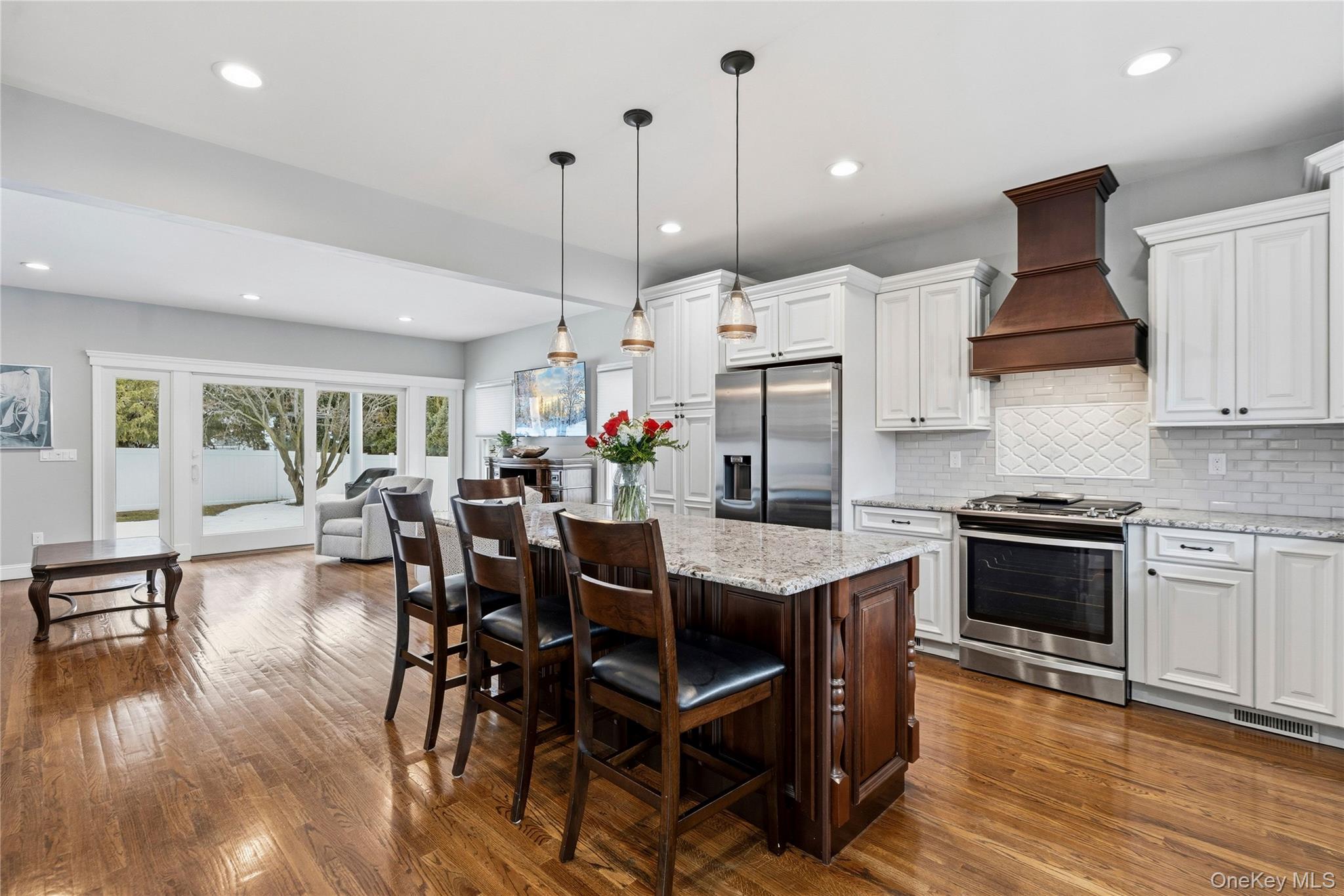 75 Syosset Circle Syosset, NY 11791 - Photo 2 of 22