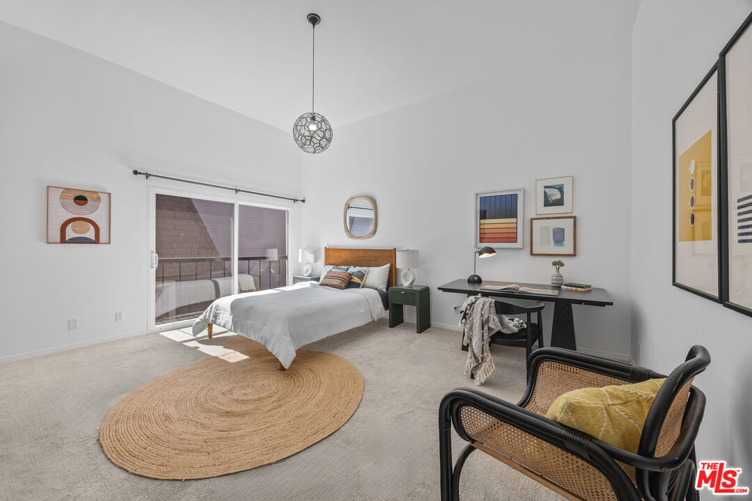 13065 Mindanao Way, Unit 3 Marina del Rey, CA 90292 - Photo 17 of 25 a living room with furniture