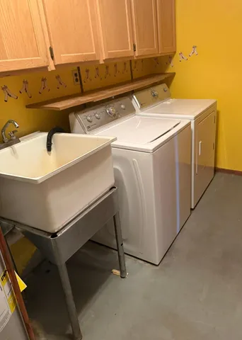 $284,900 | 6592 Dewey Point Road, Chisholm, MN 55719