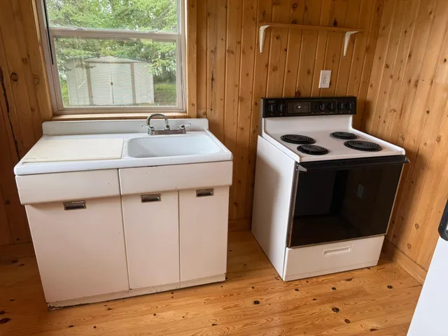 $284,900 | 6592 Dewey Point Road, Chisholm, MN 55719