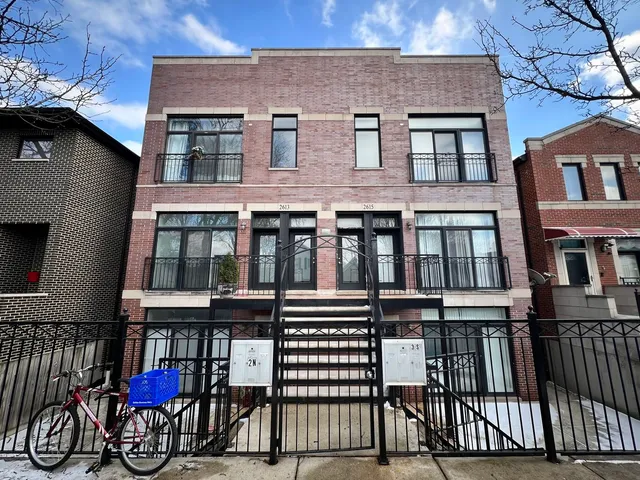 $325,000 | 2615 South Lowe Avenue, Unit 1S, Chicago, IL 60616