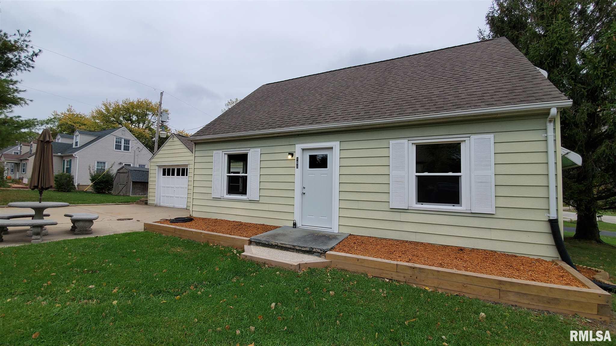 108 East Cherry Ridge Road Peoria, IL 61614 - Photo 1 of 18 Gallery Image 1