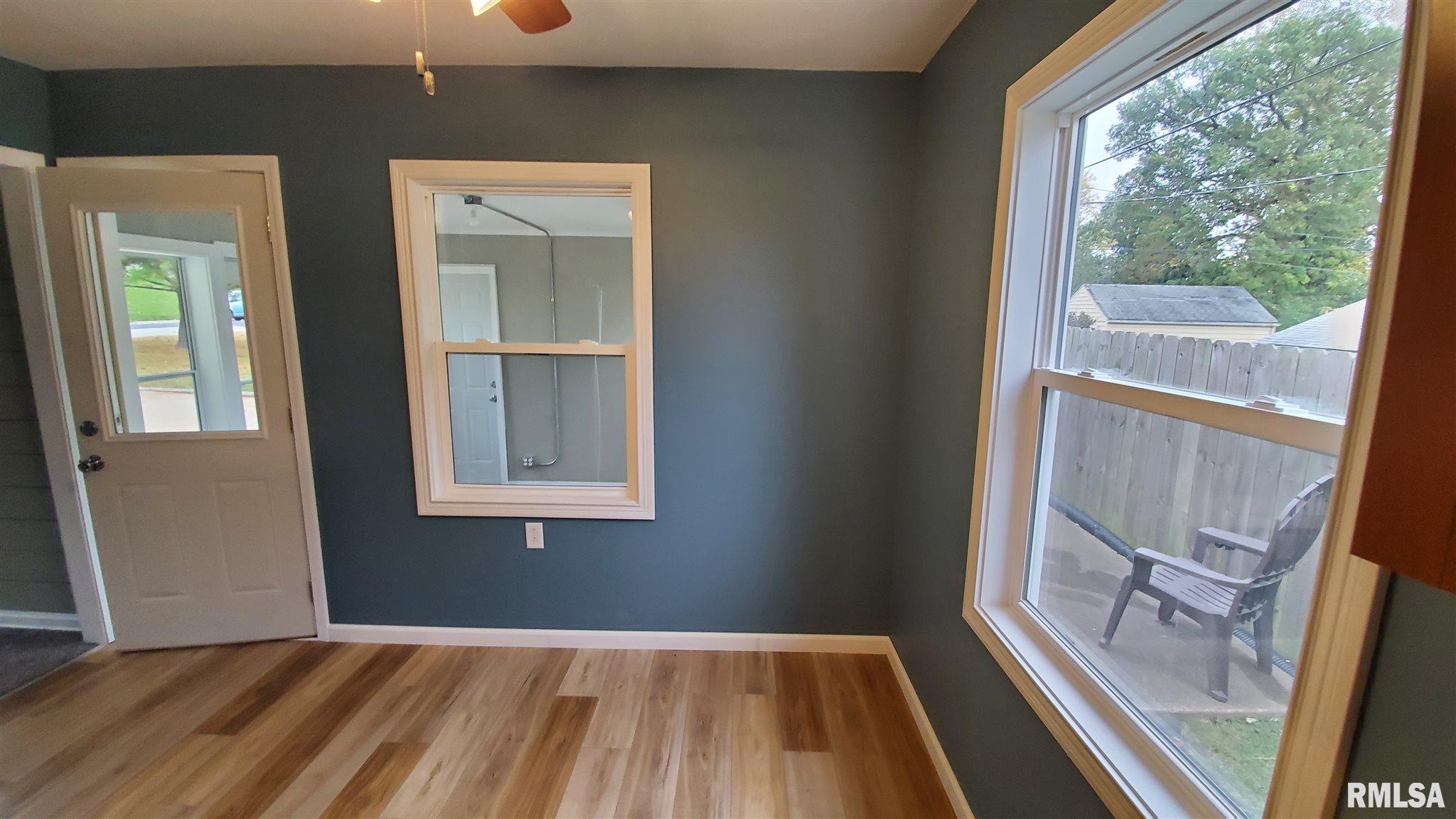 108 East Cherry Ridge Road Peoria, IL 61614 - Photo 5 of 18 Gallery Image 5