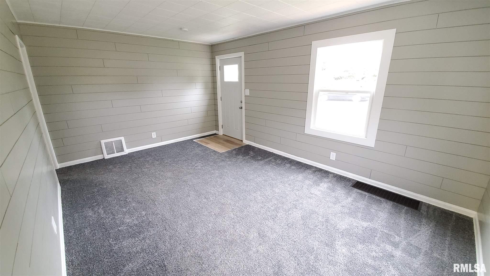 108 East Cherry Ridge Road Peoria, IL 61614 - Photo 6 of 18 Gallery Image 6