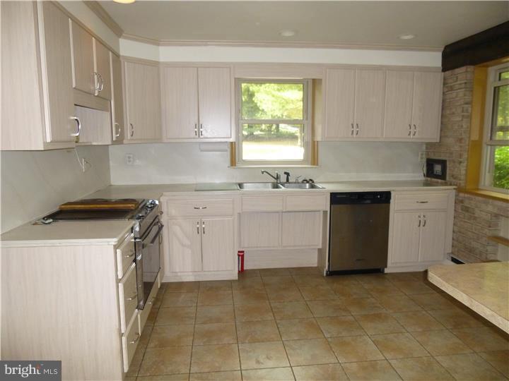 424 Callowhill Road Chalfont, PA 18914 - Photo 14 of 25 Gallery Image 14