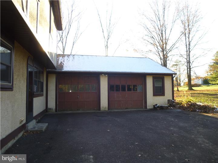 424 Callowhill Road Chalfont, PA 18914 - Photo 3 of 25 Gallery Image 3