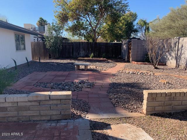 1706 West Colt Road Chandler, AZ 85224 - Photo 31 of 35 a view of a backyard of the house