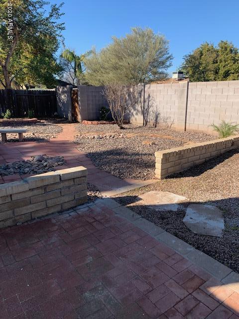 1706 West Colt Road Chandler, AZ 85224 - Photo 33 of 35 a view of a backyard of the house