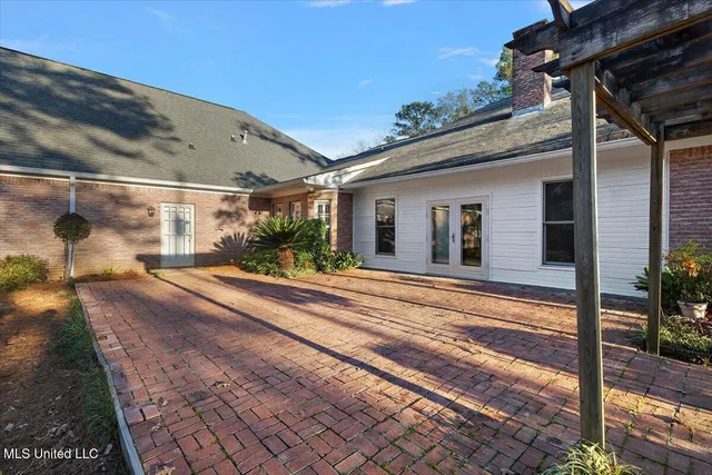 $394,500 | 1500 Davis Road, Terry, MS 39170