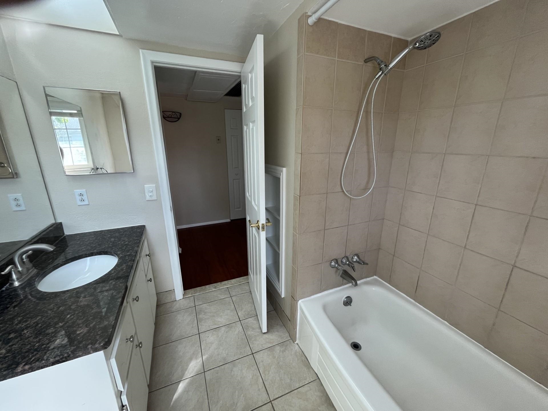 2309 Walton Rochester, MI 48309 - Photo 9 of 22 50124483-8.JPG