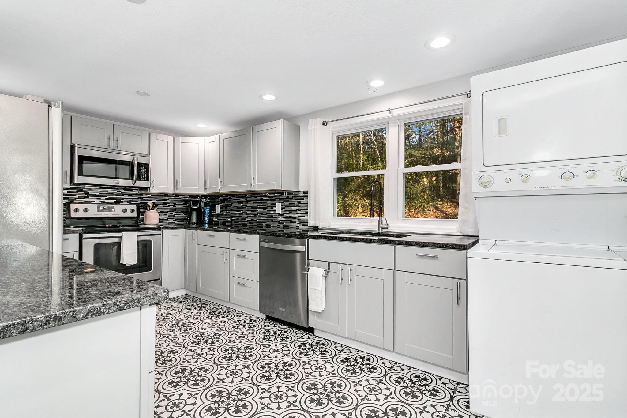 93 New Salem Road Swannanoa, NC 28778 - Photo 10 of 33 Gallery Image 10