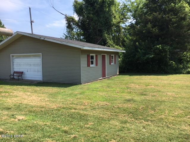 306 4th Street Colp, IL 62918 - Photo 6 of 12