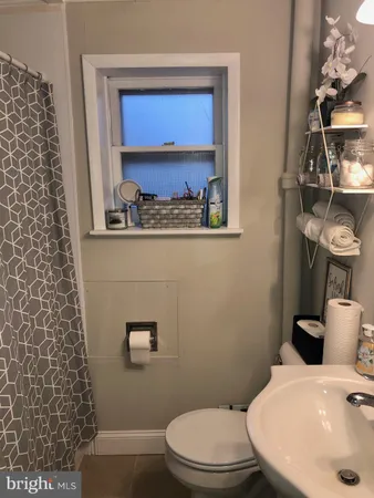 $1,800 | 6 West 1st Avenue, Conshohocken, PA 19428