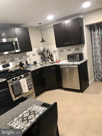 $1,800 | 6 West 1st Avenue, Conshohocken, PA 19428