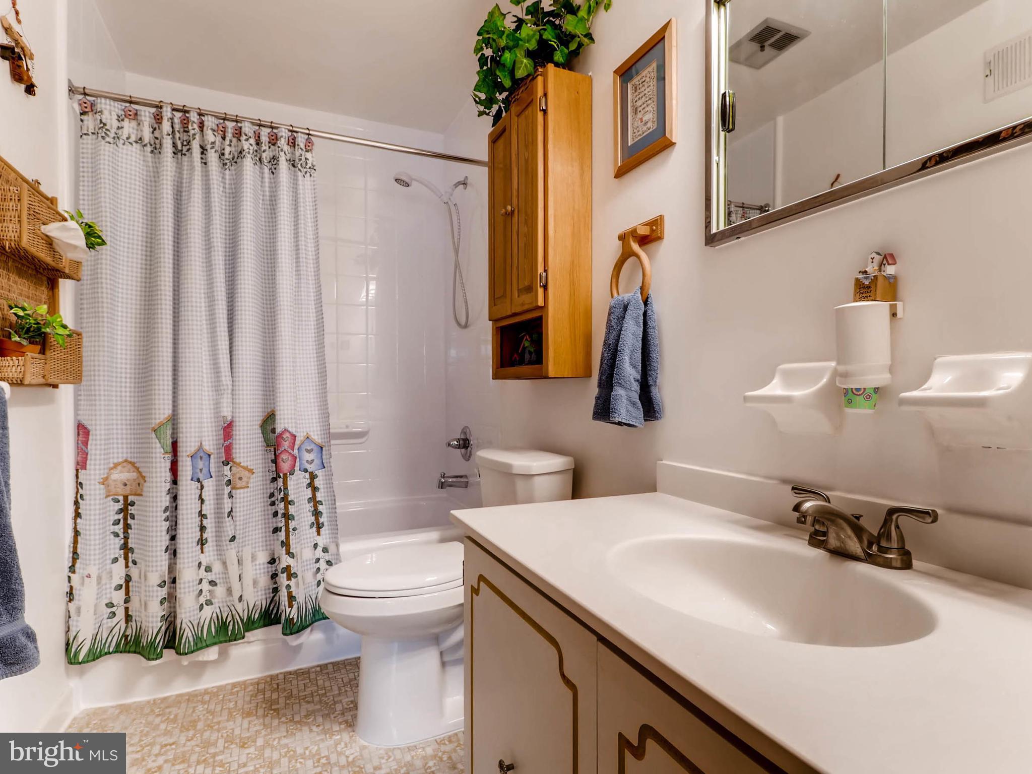 9603 Trepid Road Baltimore, MD 21236 - Photo 15 of 30 NEW BATH FITTERS TUB AND SURROUND