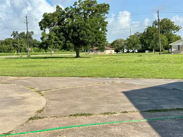 $399,000 | 9264 Farm To Market Road 1728, Boling, TX 77420