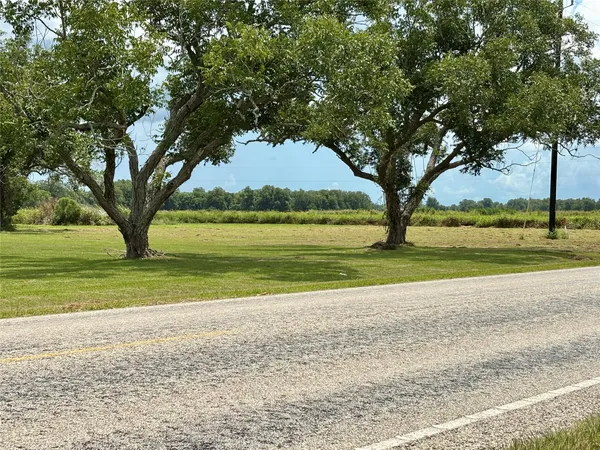 $399,000 | 9264 Farm To Market Road 1728, Boling, TX 77420