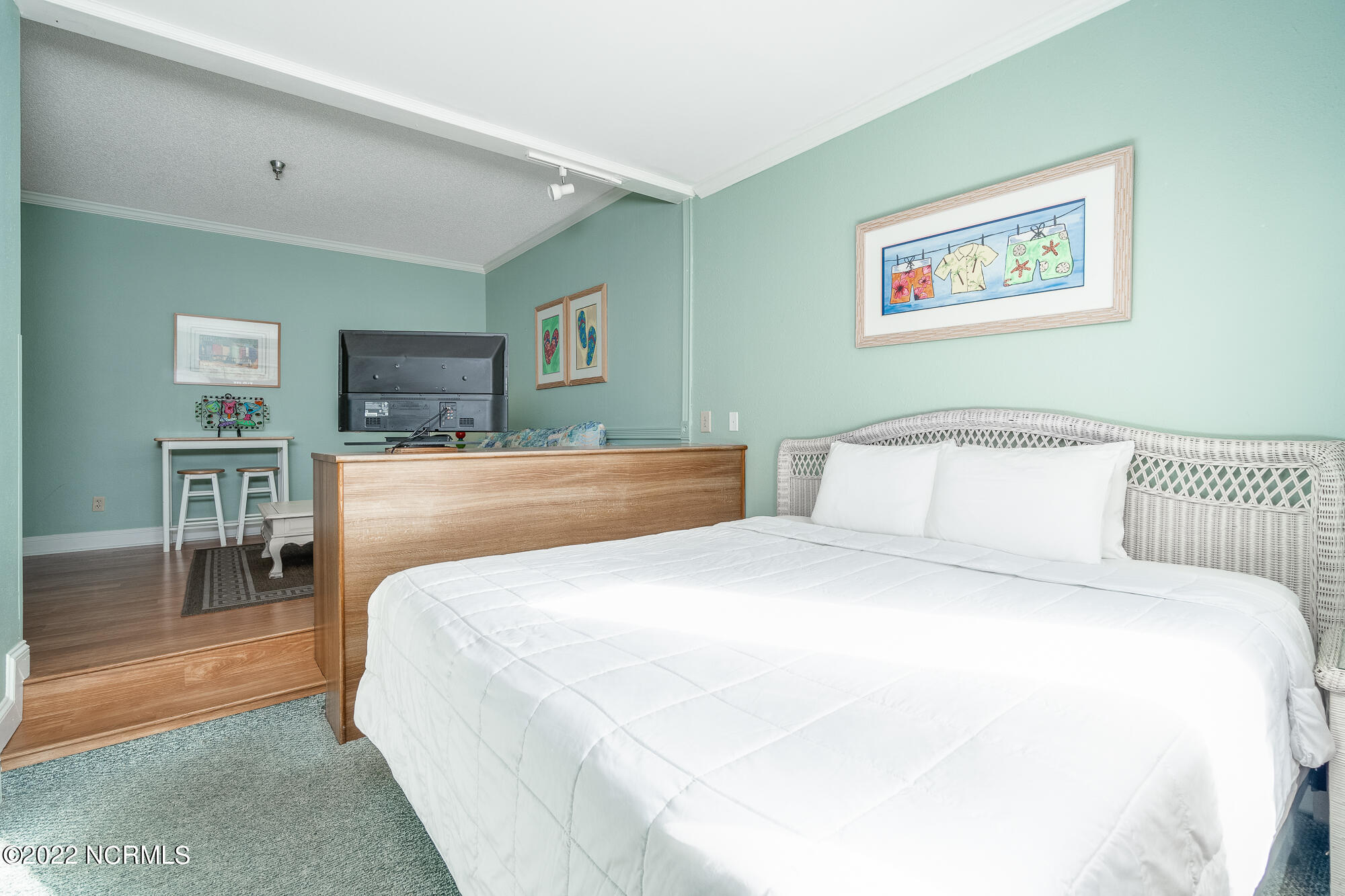 602 West Fort Macon Road, Unit 101 Atlantic Beach, NC 28512 - Photo 13 of 23 palm-suites-101-13