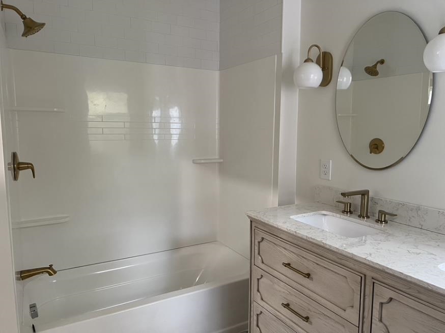 164 Brock Street Rochester, NH 03867 - Photo 3 of 18