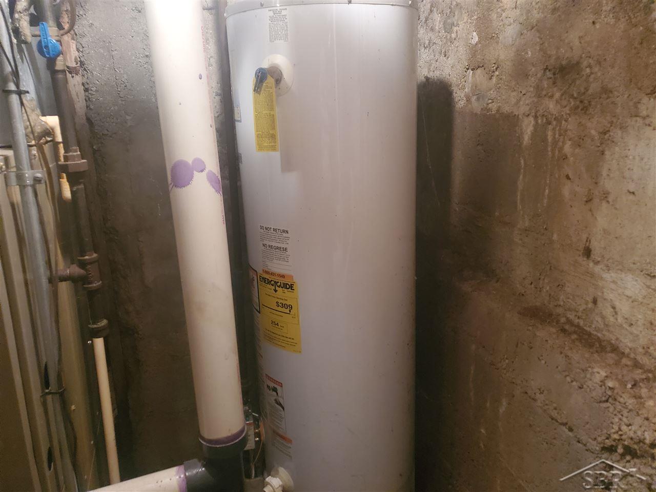 8200 New Lothrop Road New Lothrop, MI 48460 - Photo 27 of 27 hot water heater
