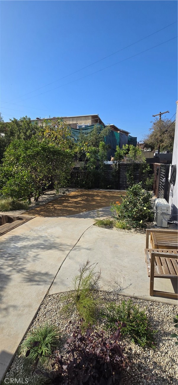 2756 Locksley Place Los Angeles, CA 90039 - Photo 14 of 15